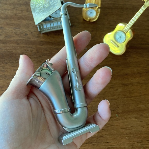 Vintage Musical Instruments Miniature Clocks - Picture 4 of 12